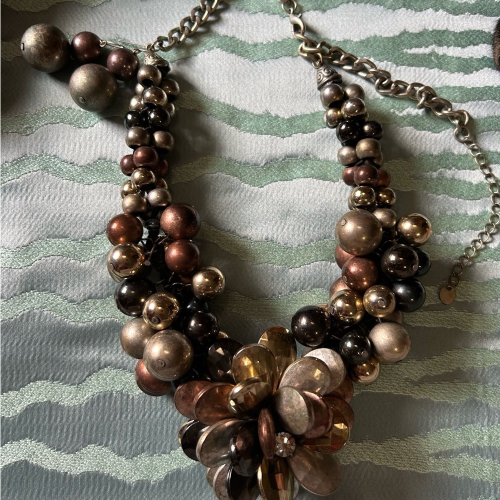 Elegant Multicolor Beaded Chunky Necklace